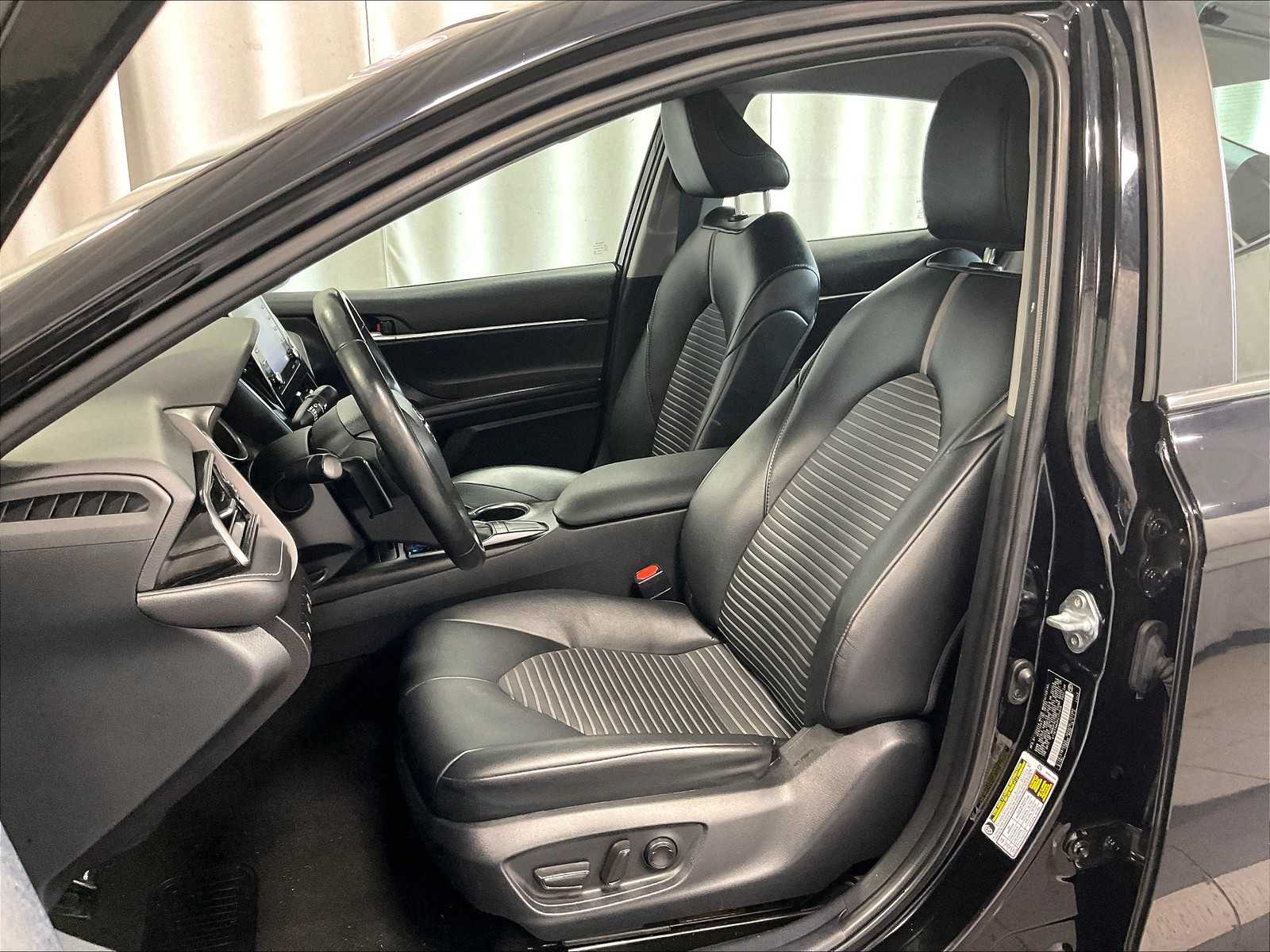 2023 Toyota Camry SE - Photo 10