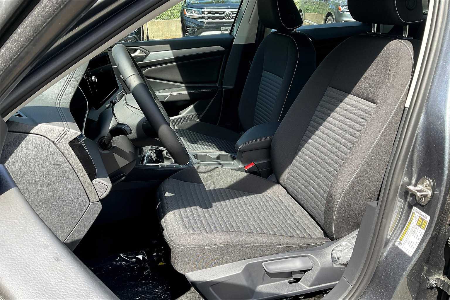2025 Volkswagen Jetta S - Photo 11