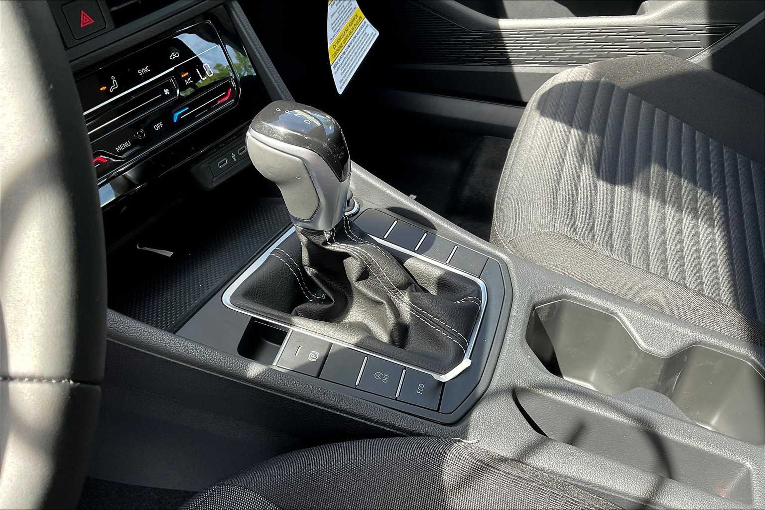 2025 Volkswagen Jetta S - Photo 14
