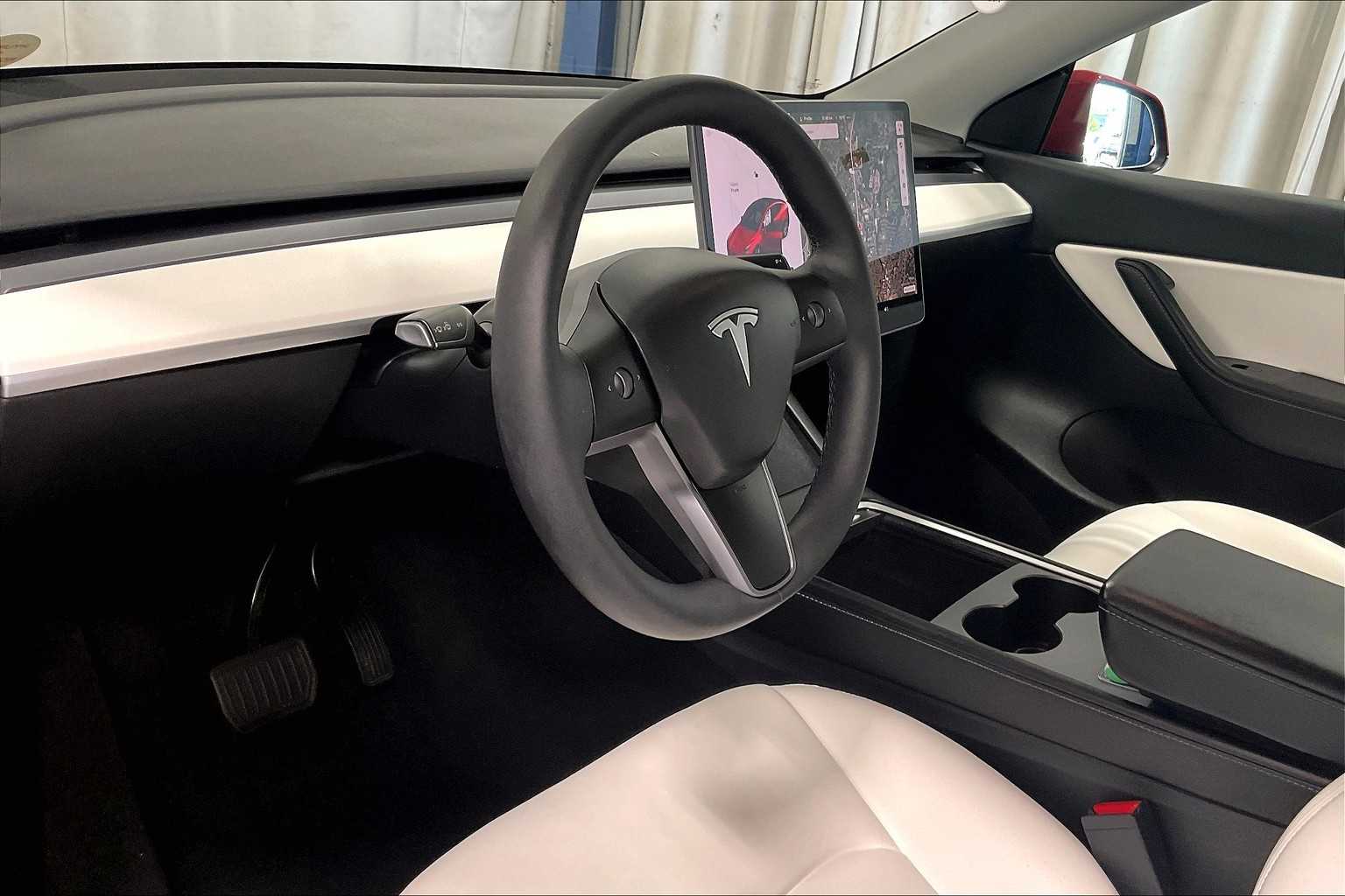 Used 2021 Tesla Model Y Long Range with VIN 5YJYGDEE6MF240350 for sale in New Castle, DE