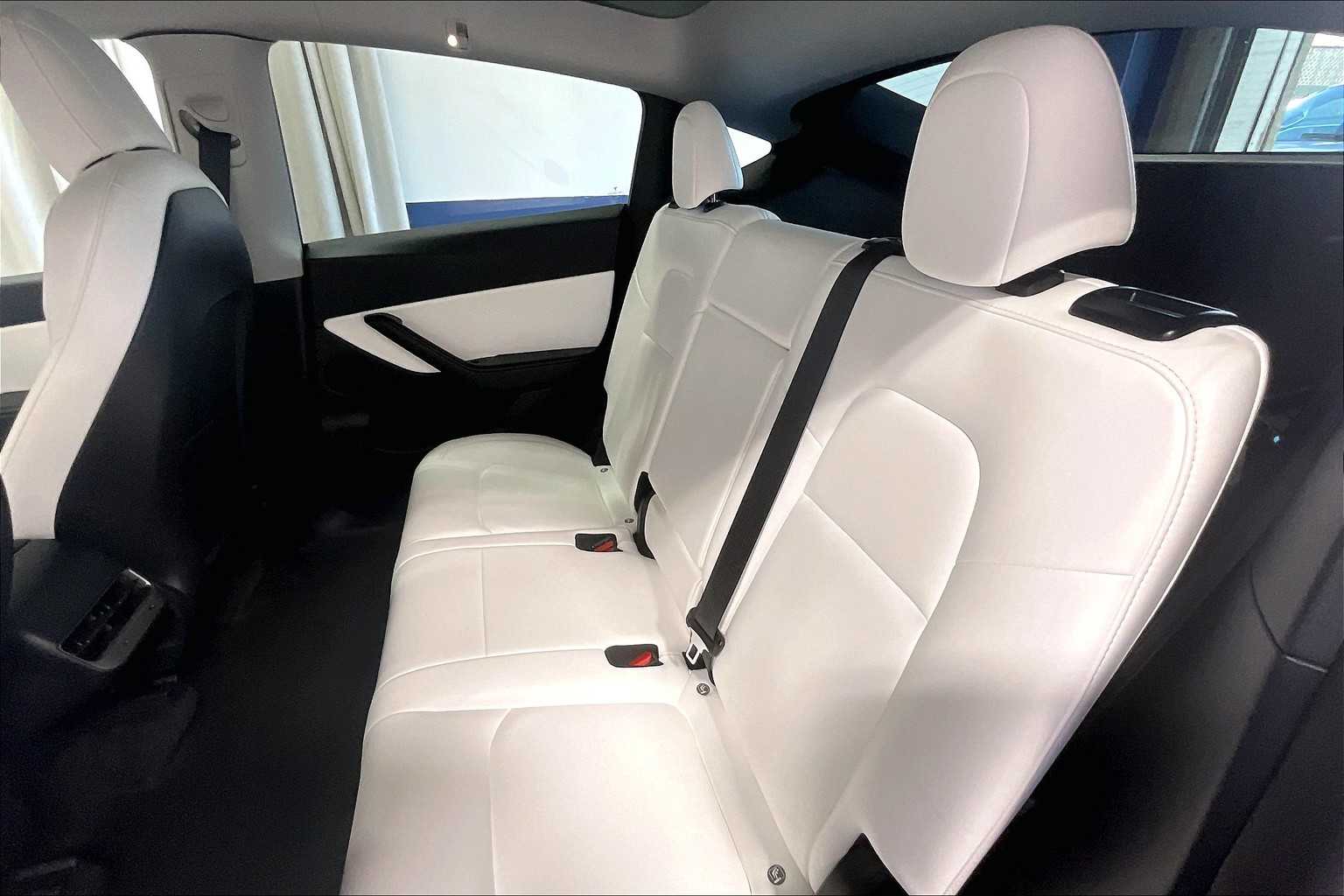 2021 Tesla Model Y Long Range - Photo 9