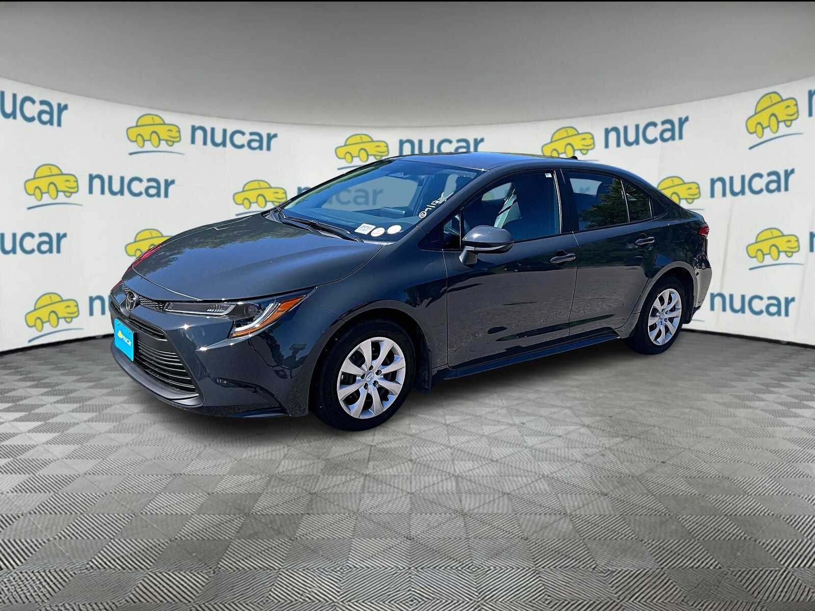 2025 Toyota Corolla LE - Photo 2