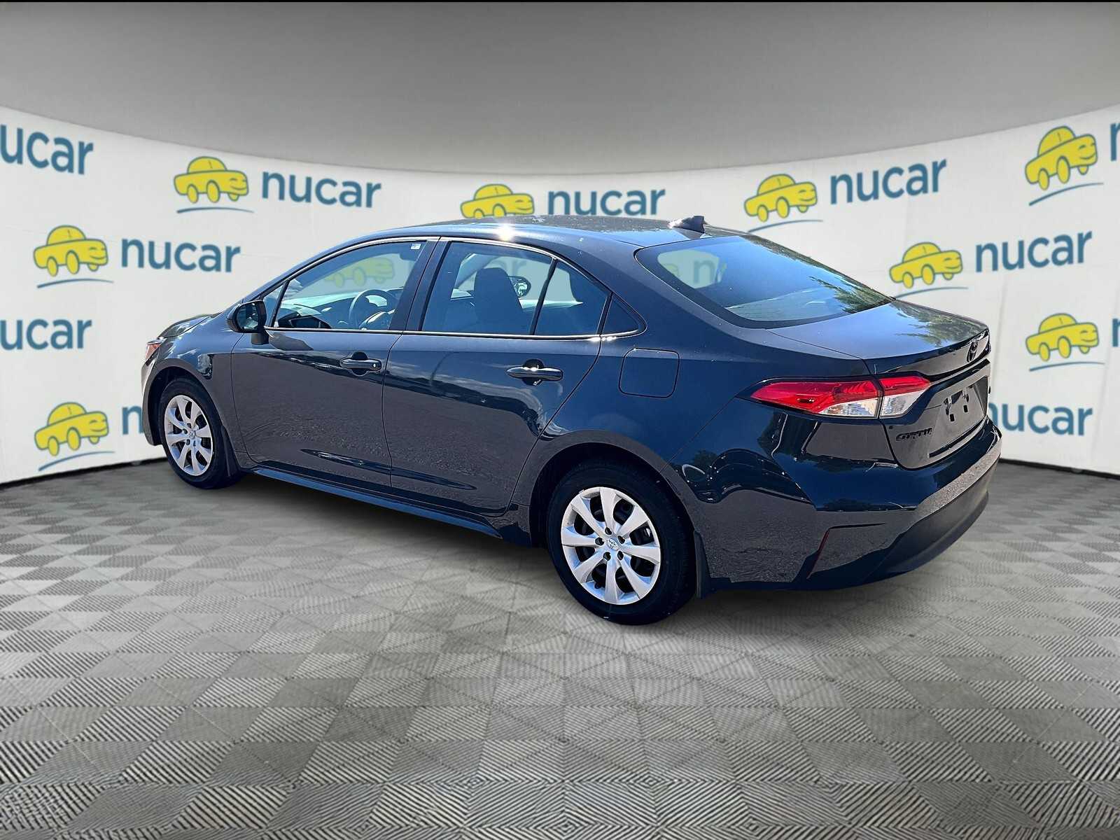 2025 Toyota Corolla LE - Photo 3