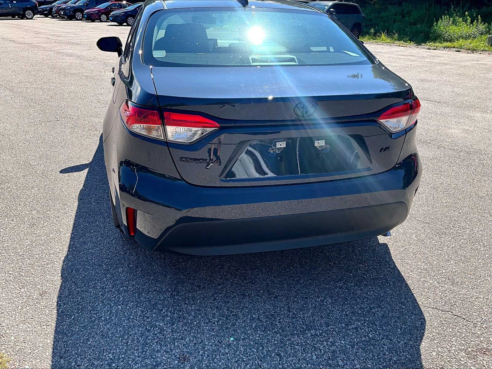 2025 Toyota Corolla LE - Photo 7