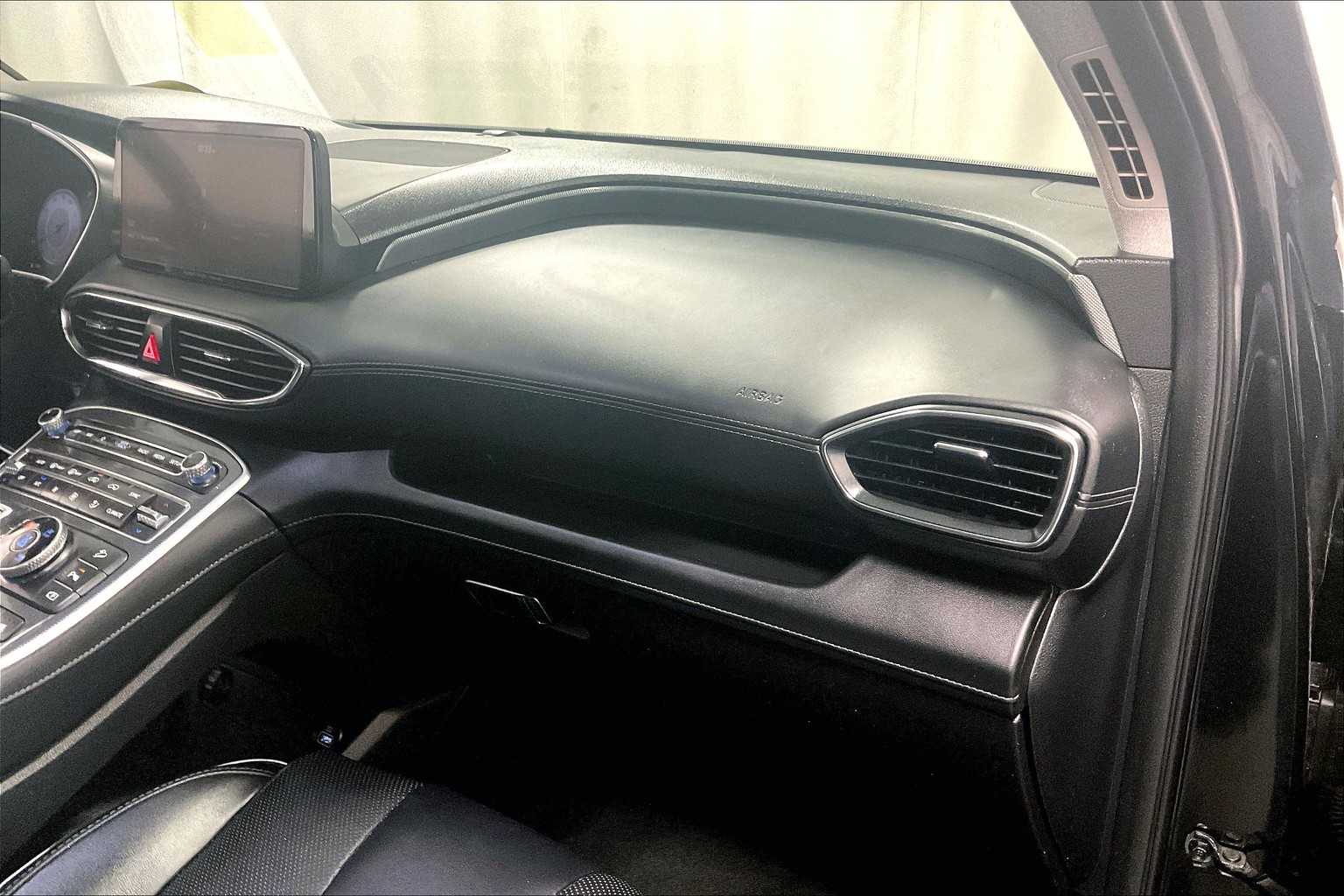 2022 Hyundai Santa Fe Limited - Photo 13