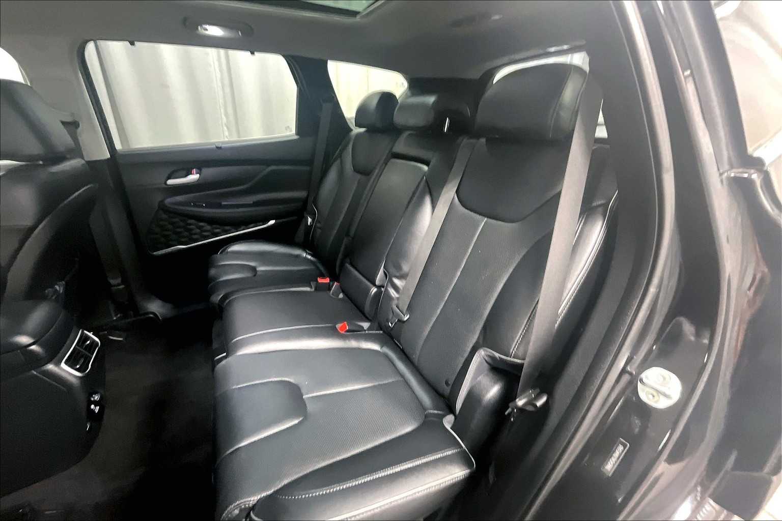 2022 Hyundai Santa Fe Limited - Photo 15