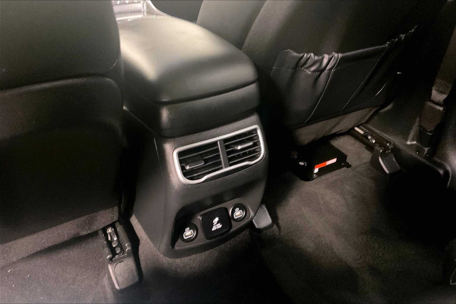 2022 Hyundai Santa Fe Limited - Photo 28