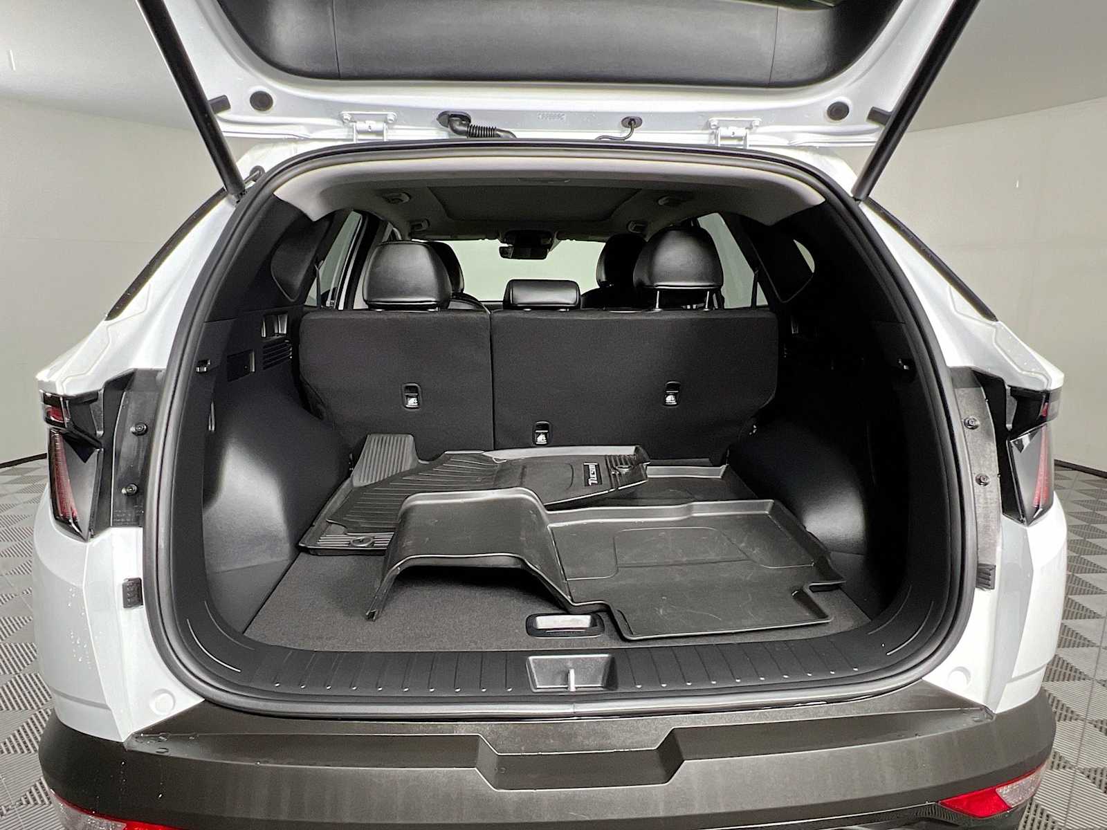 2024 Hyundai Tucson Hybrid Limited - Photo 28