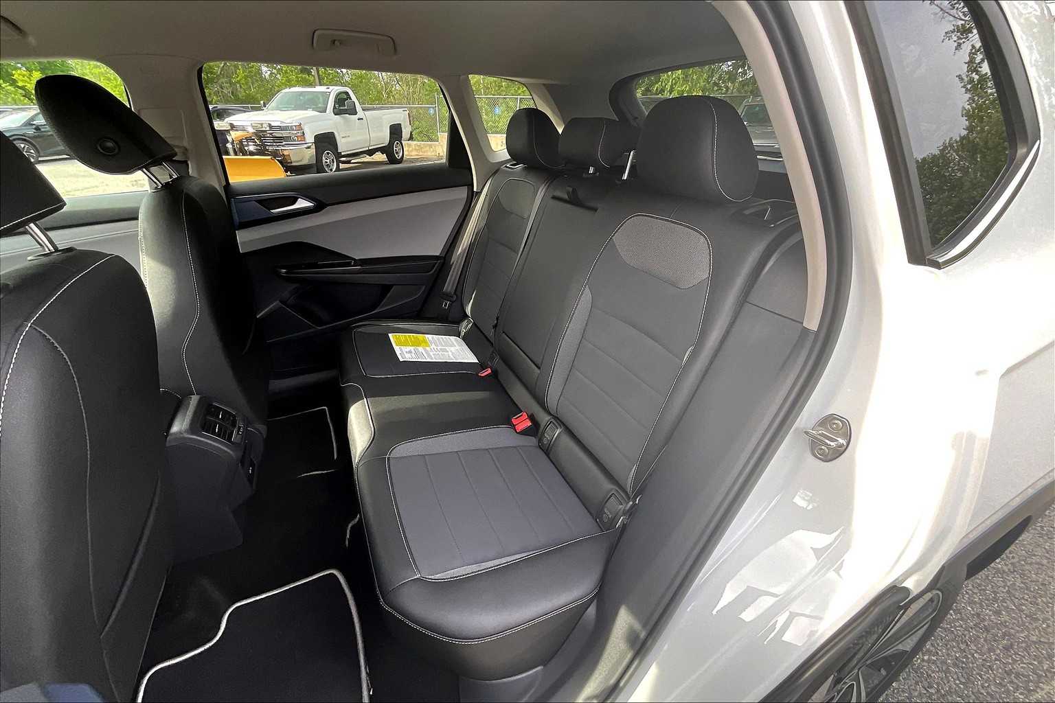 2024 Volkswagen Taos SE - Photo 15