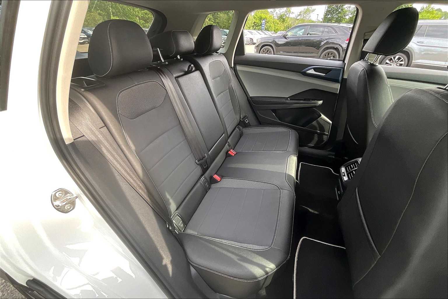 2024 Volkswagen Taos SE - Photo 16
