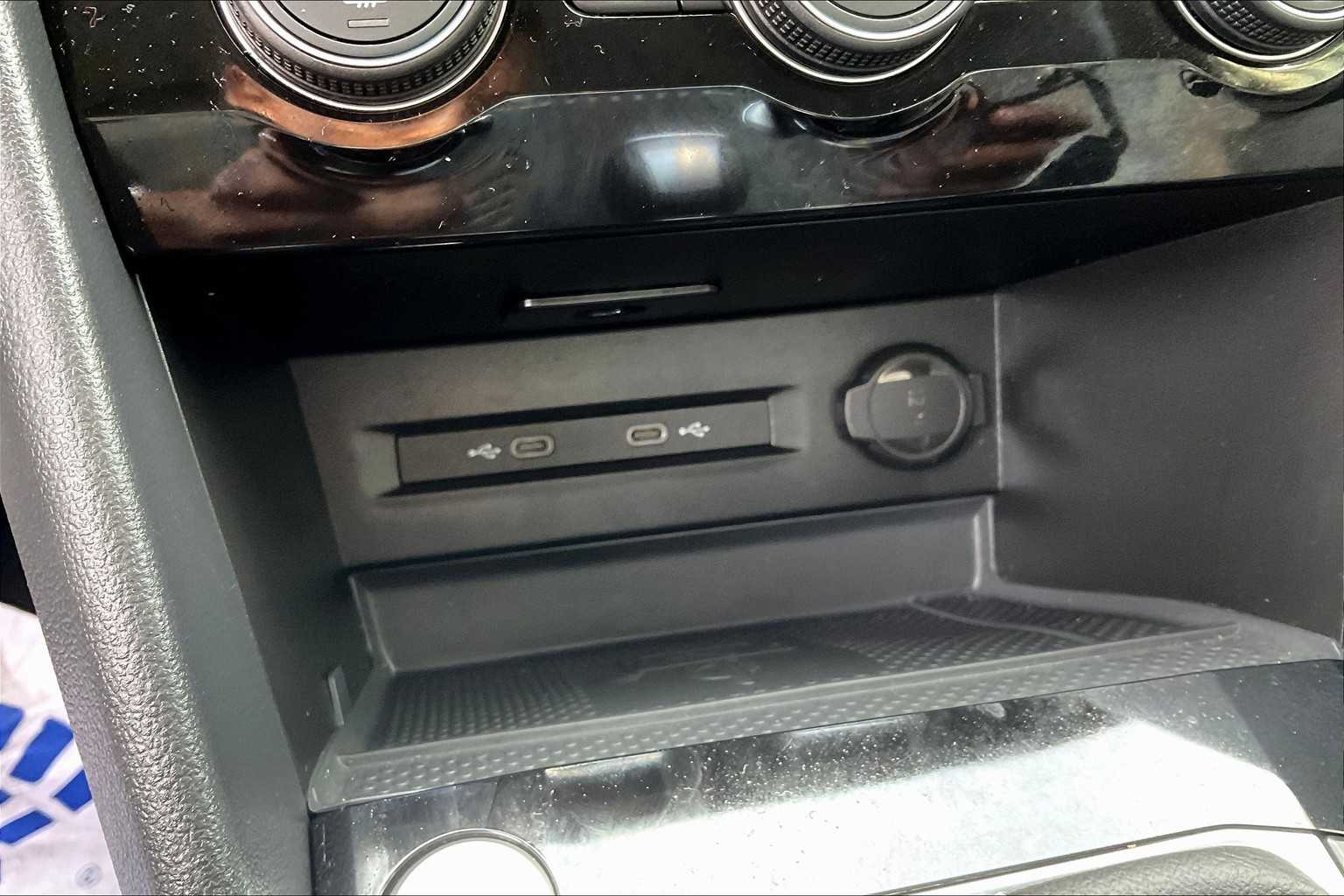 2024 Volkswagen Taos SE - Photo 25