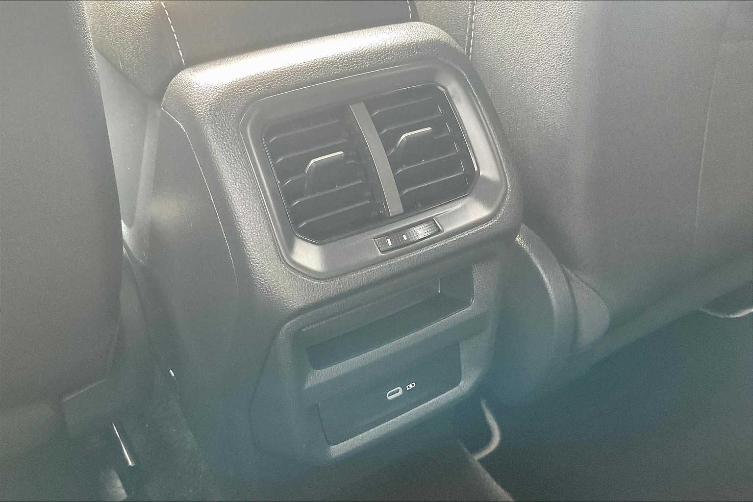 2024 Volkswagen Taos SE - Photo 26
