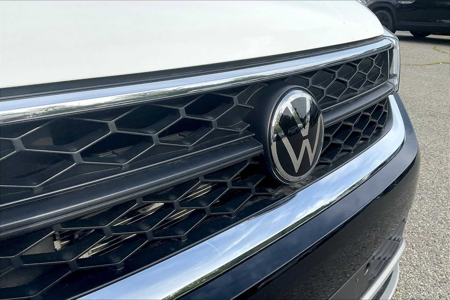 2024 Volkswagen Taos SE - Photo 30