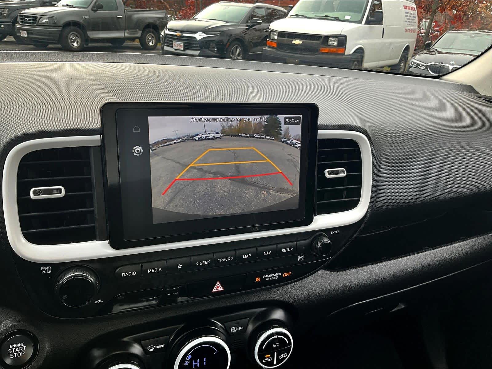 2024 Hyundai Venue Limited - Photo 18