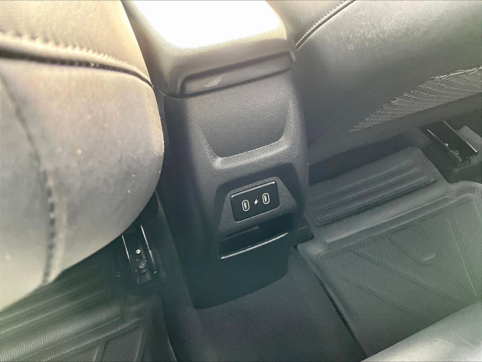 2024 Hyundai Venue Limited - Photo 28