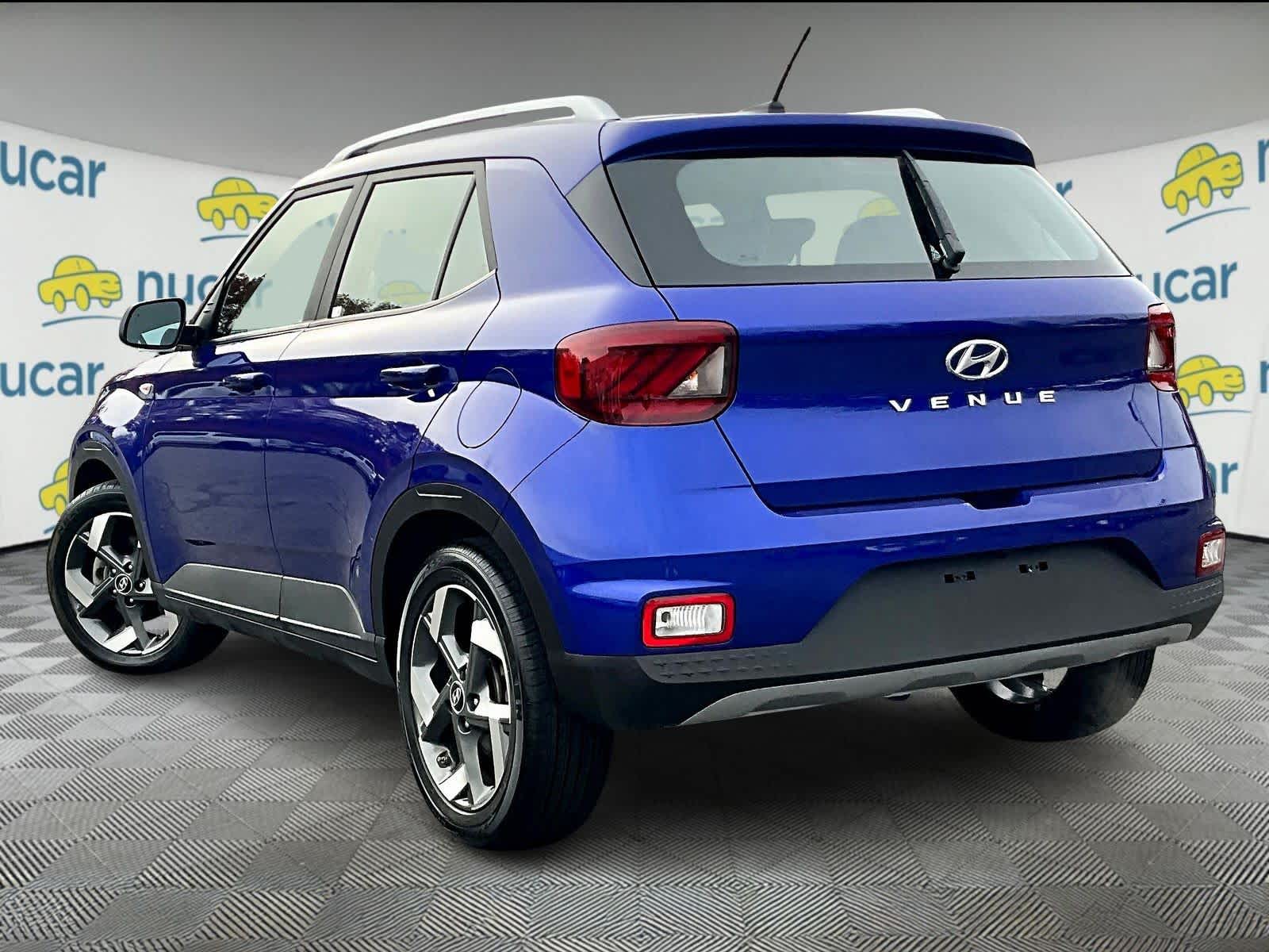 2024 Hyundai Venue Limited - Photo 4