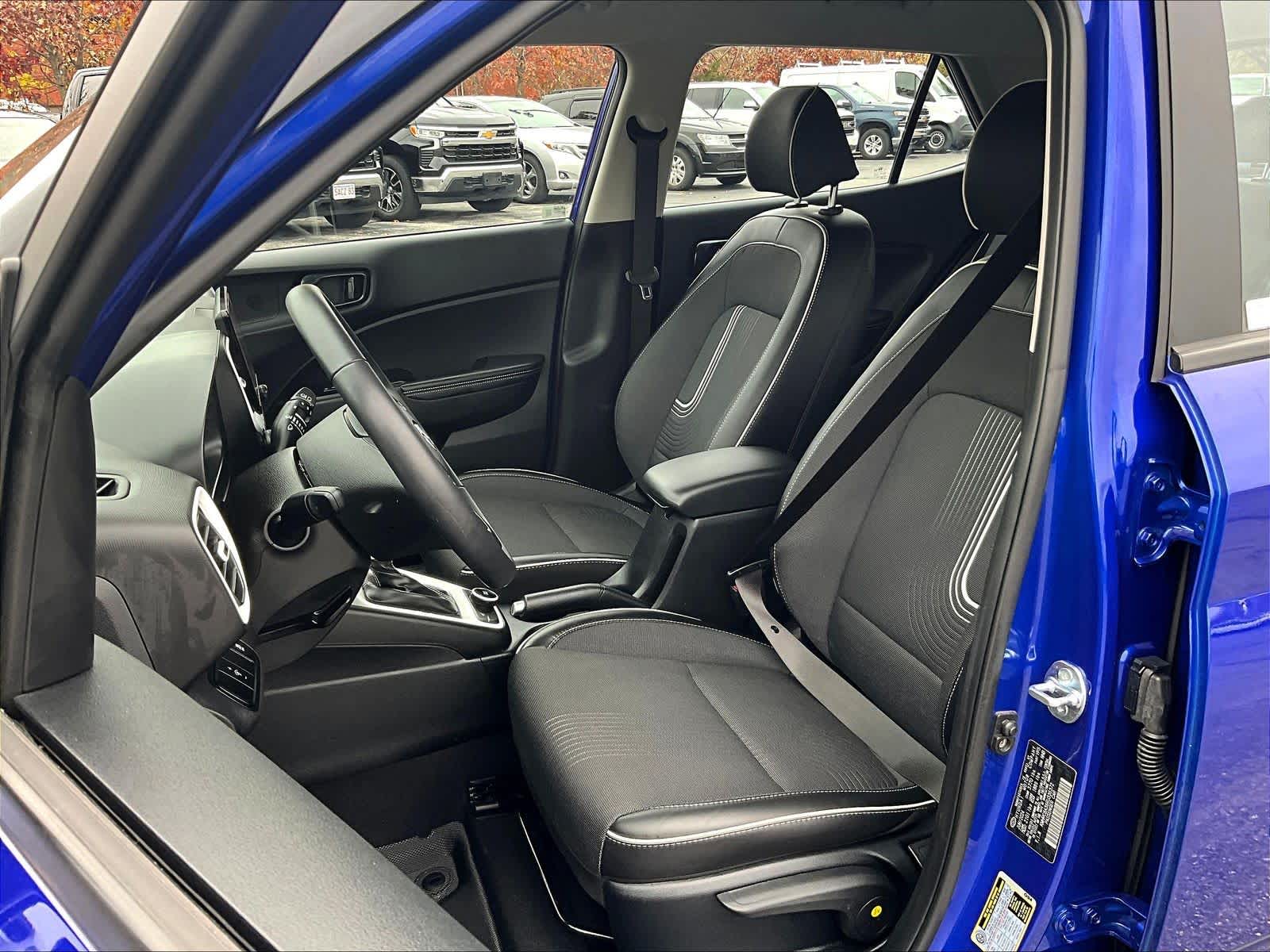 2024 Hyundai Venue Limited - Photo 10