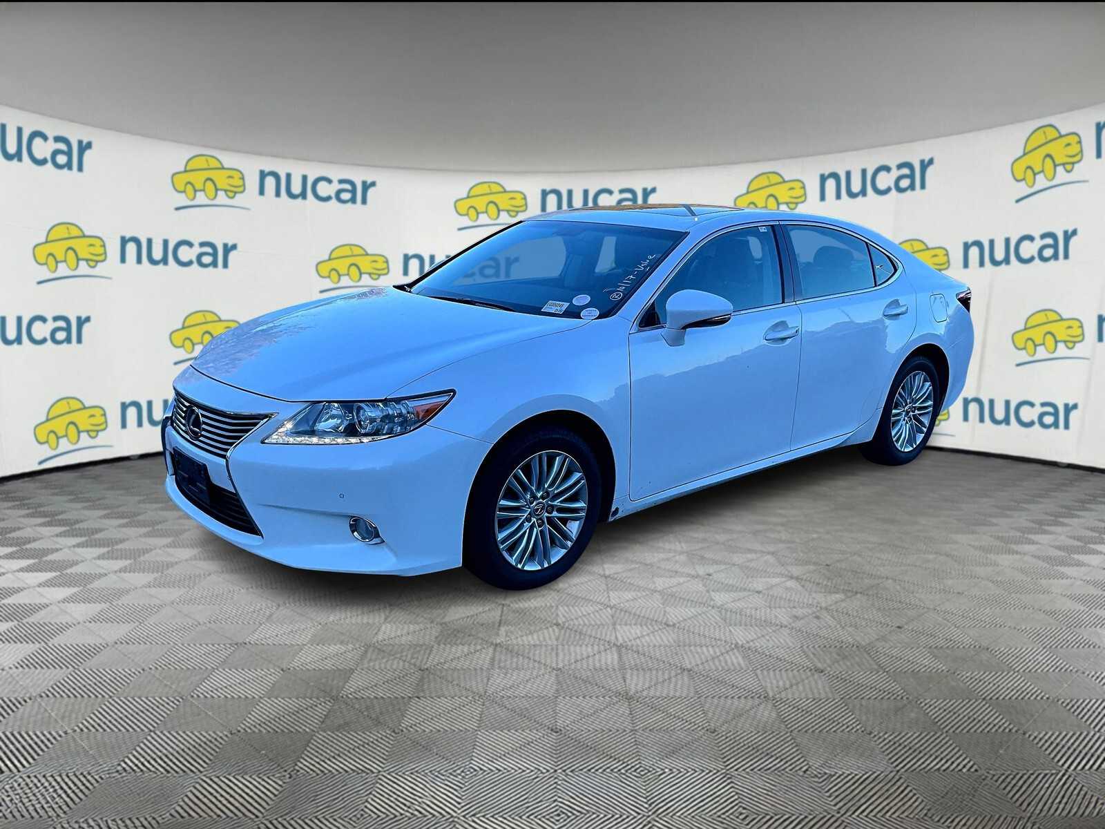 2013 Lexus ES 350 4dr Sdn - Photo 2