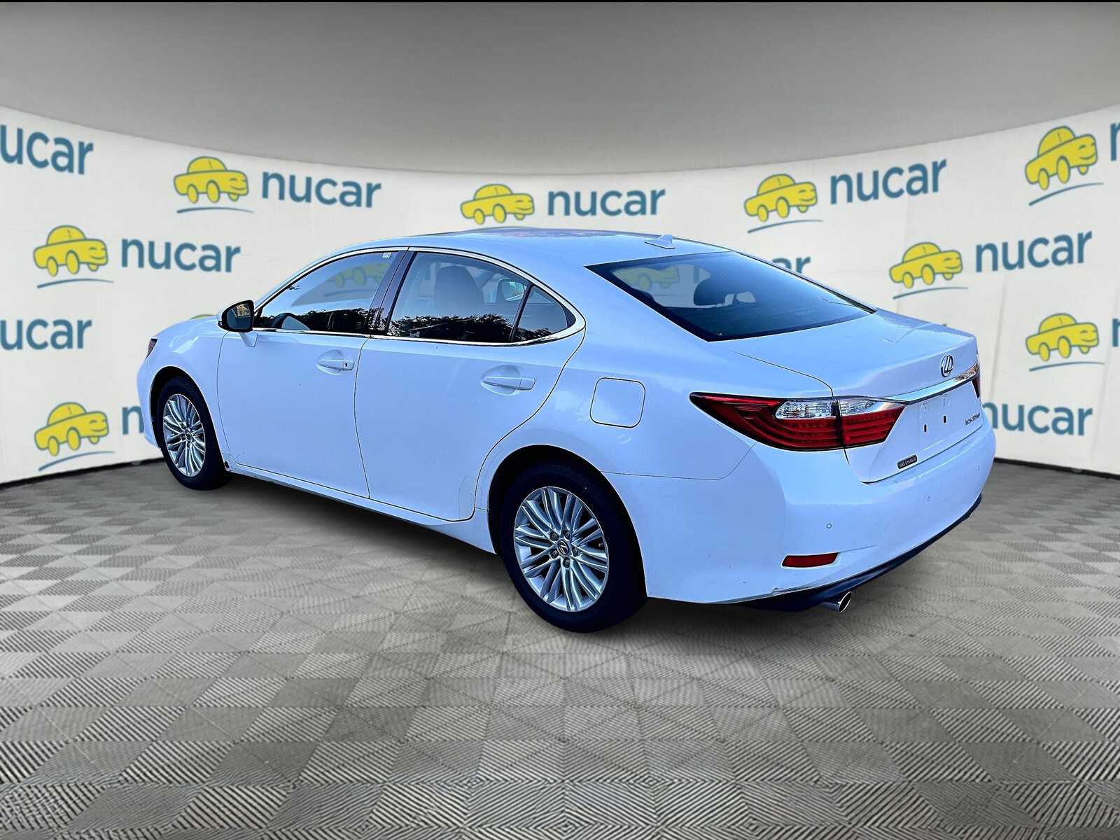 2013 Lexus ES 350 4dr Sdn - Photo 3