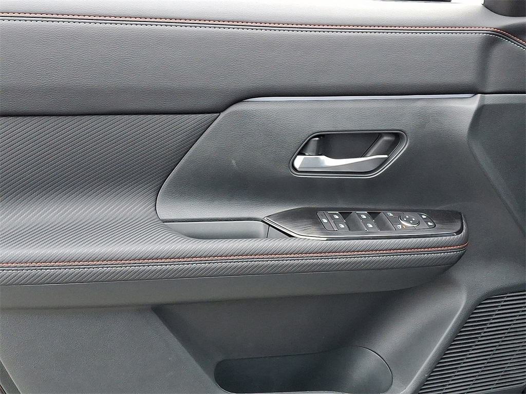 2026 Nissan Kicks SR - Photo 8