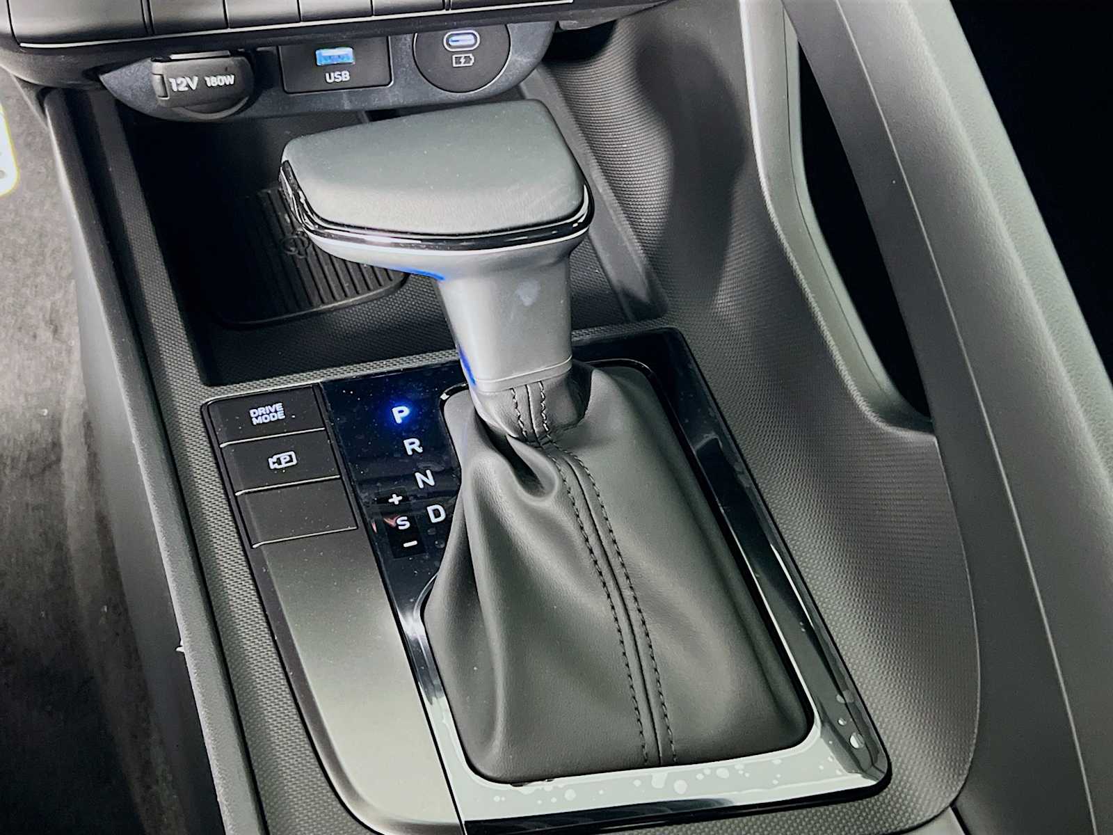 2025 Hyundai Elantra SEL Sport - Photo 11