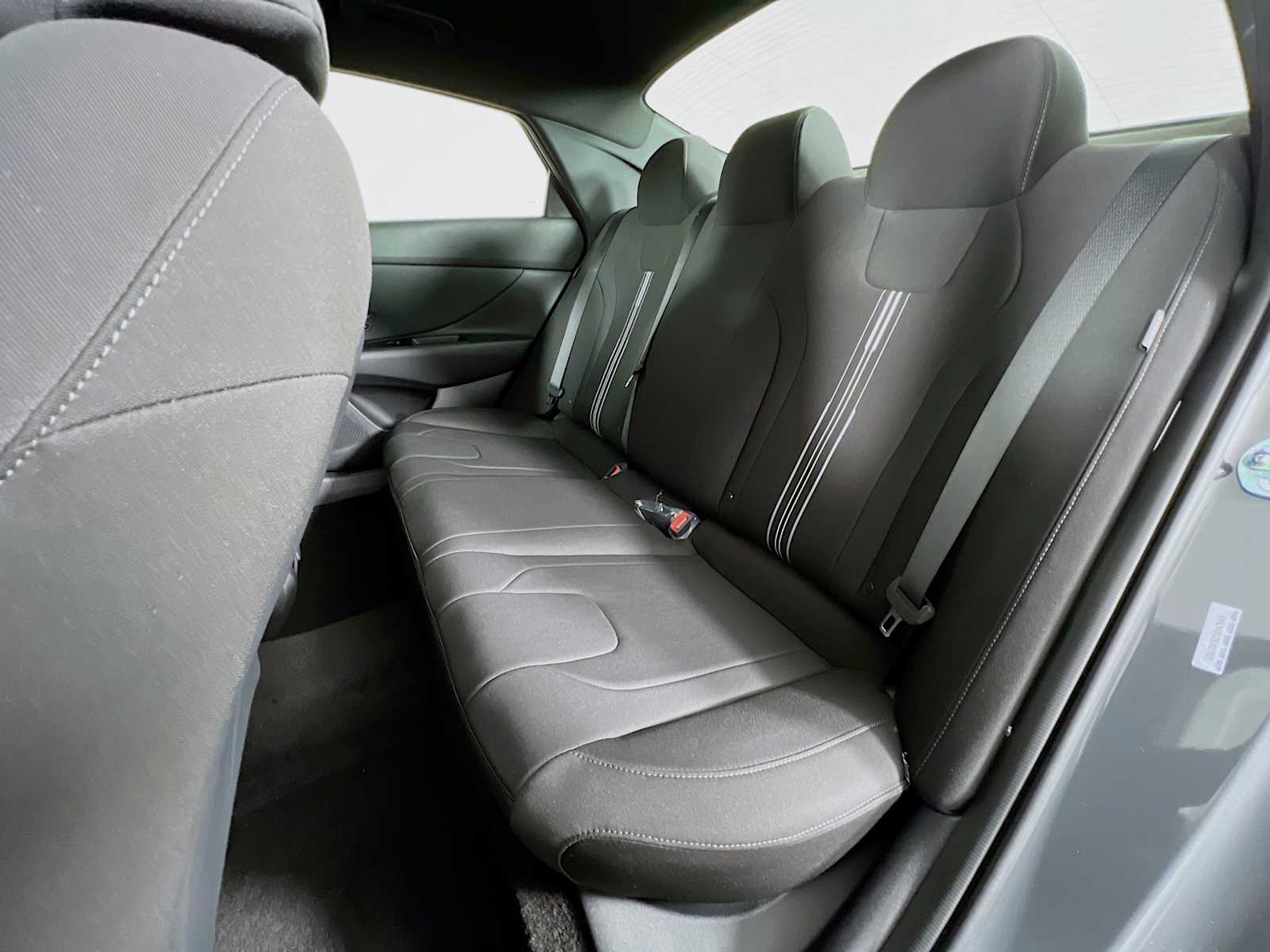 2025 Hyundai Elantra SEL Sport - Photo 13