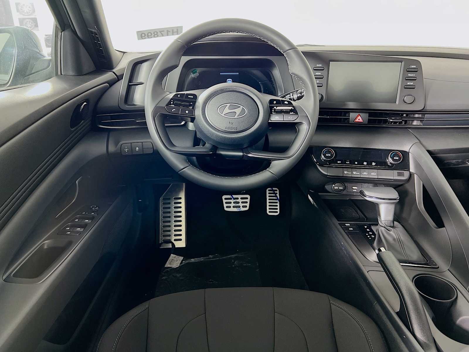 2025 Hyundai Elantra SEL Sport - Photo 14