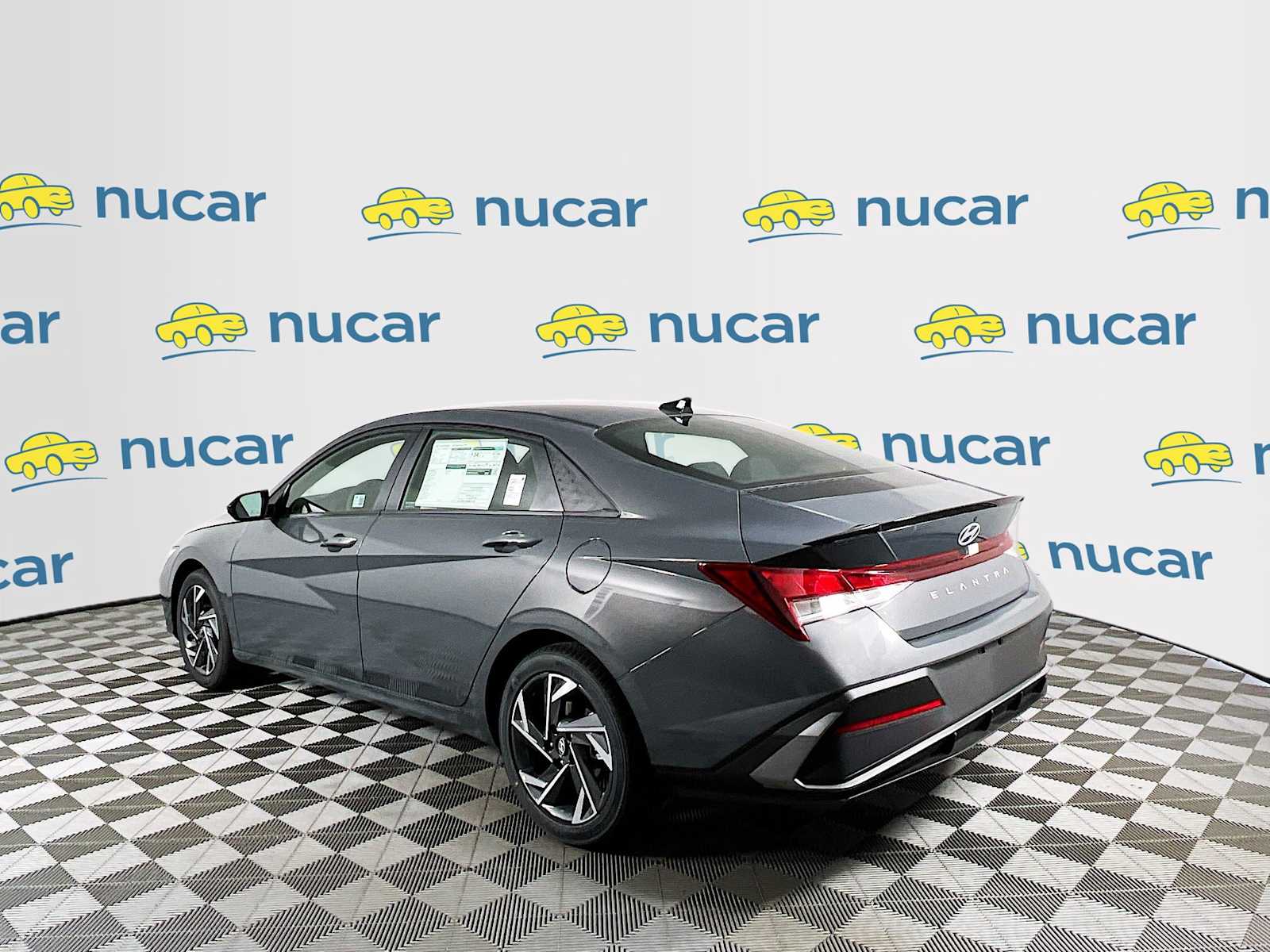 2025 Hyundai Elantra SEL Sport - Photo 4