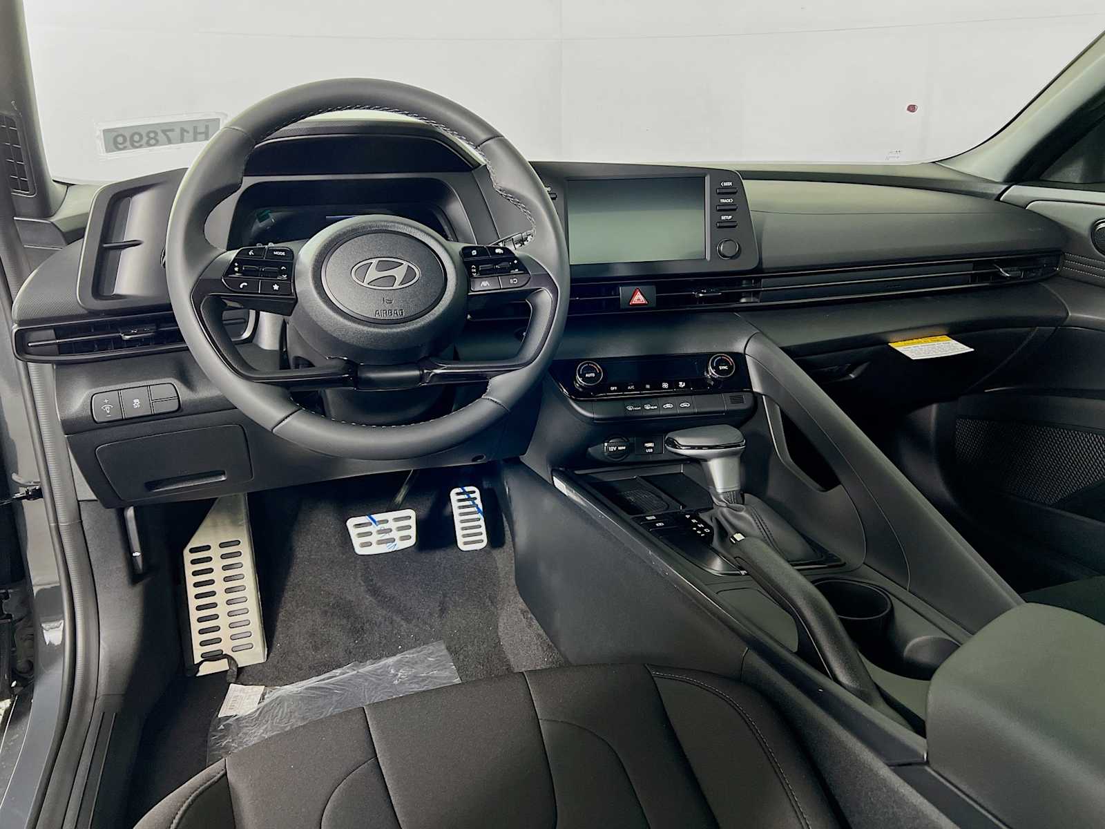 2025 Hyundai Elantra SEL Sport - Photo 6