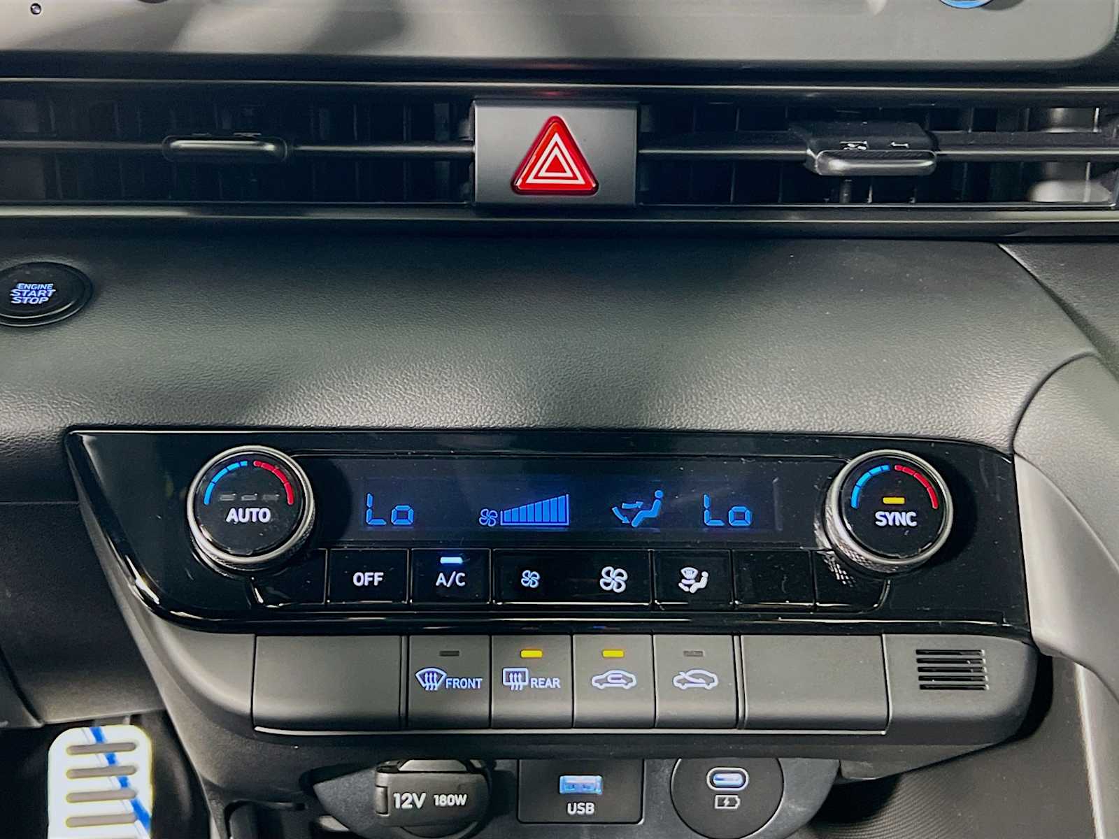2025 Hyundai Elantra SEL Sport - Photo 10