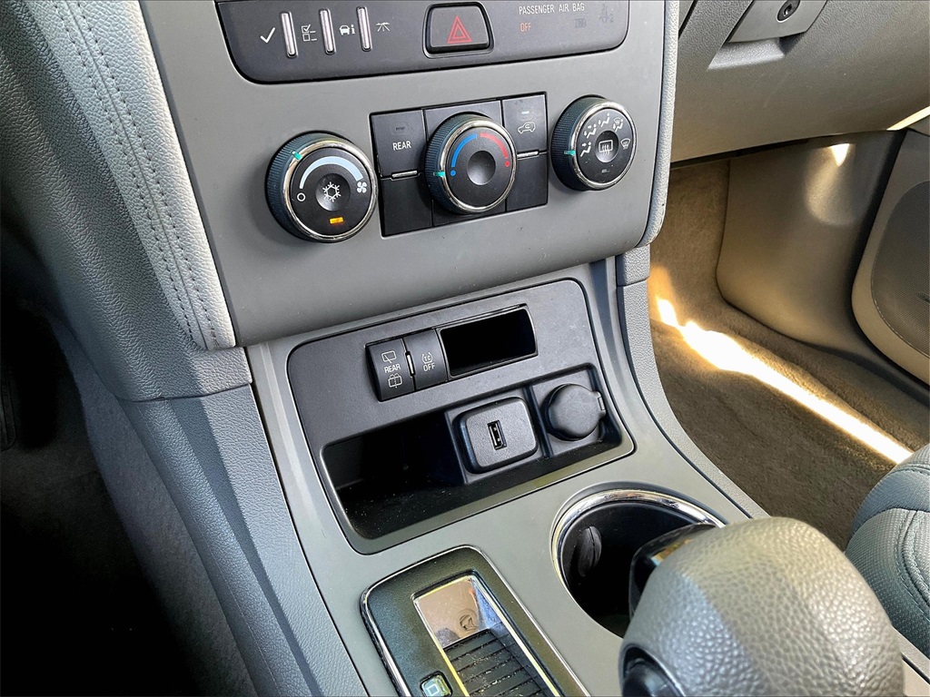 2017 Chevrolet Traverse LS - Photo 12