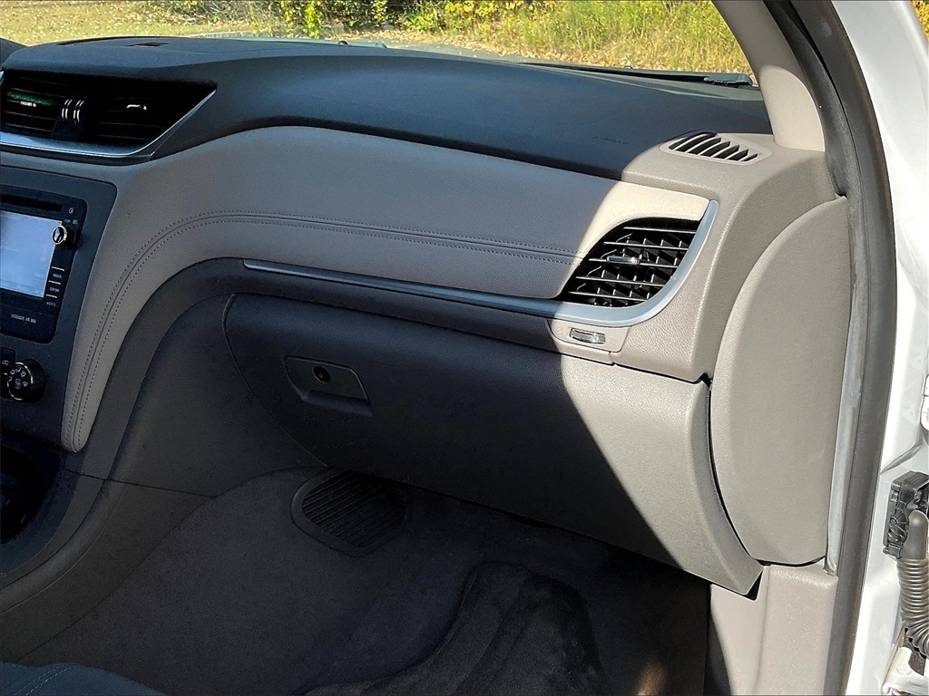 2017 Chevrolet Traverse LS - Photo 13