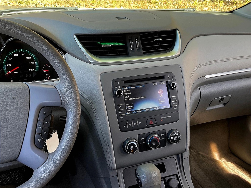2017 Chevrolet Traverse LS - Photo 19