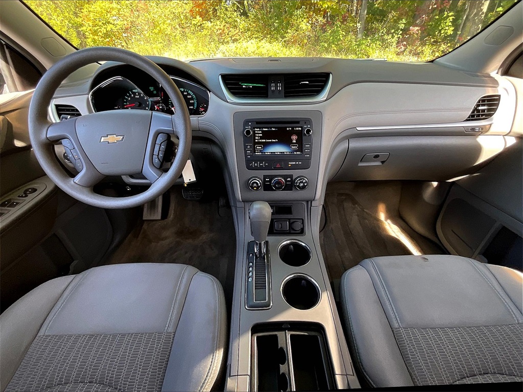 2017 Chevrolet Traverse LS - Photo 22