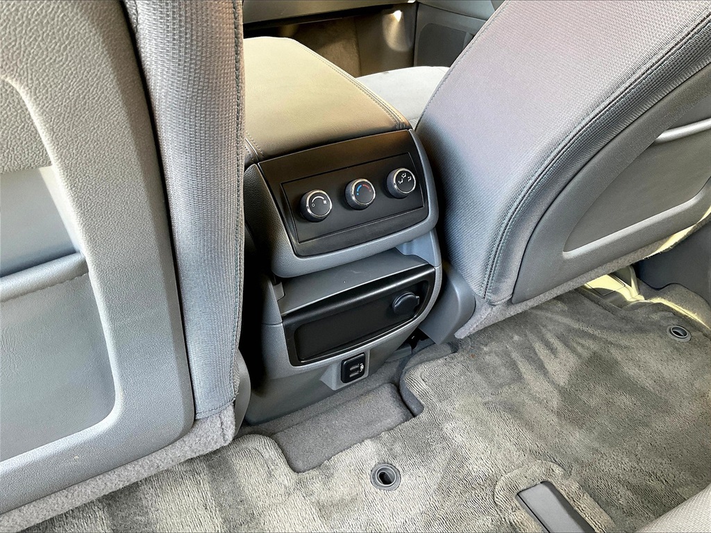 2017 Chevrolet Traverse LS - Photo 29