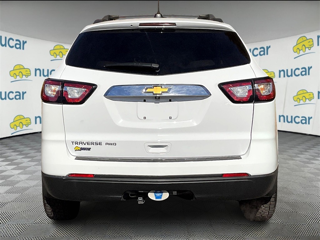 2017 Chevrolet Traverse LS - Photo 5