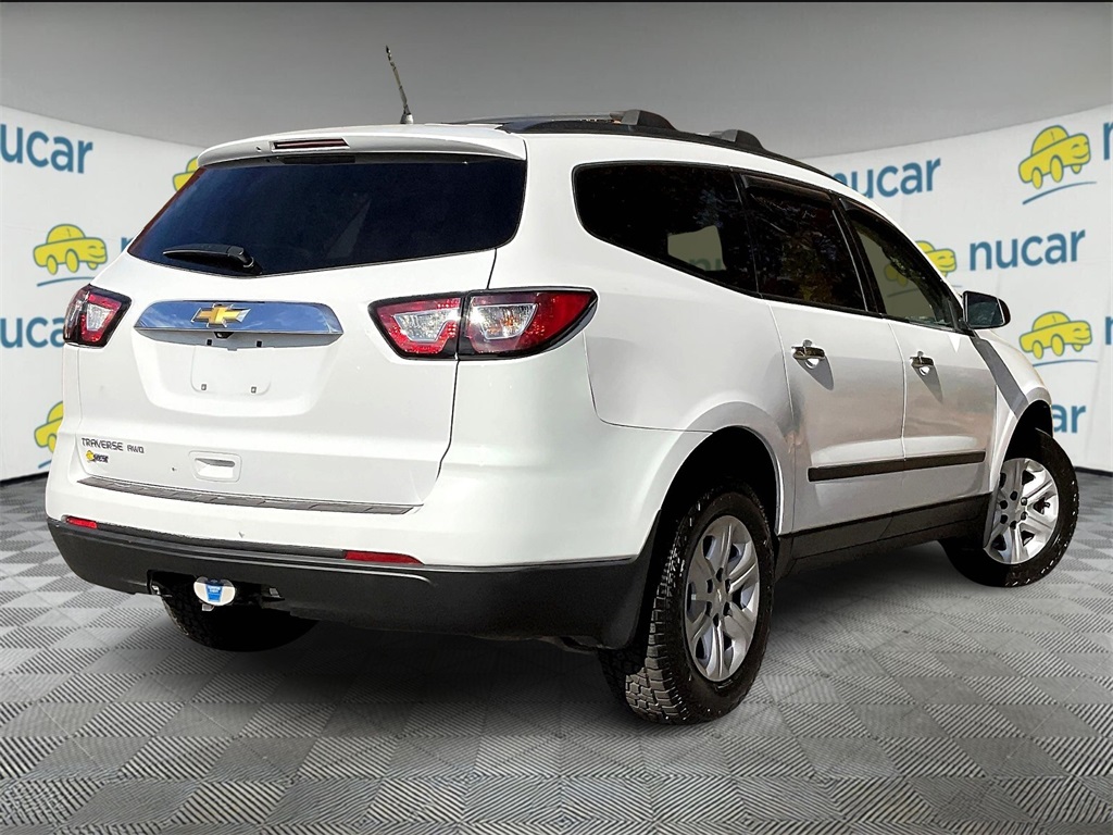 2017 Chevrolet Traverse LS - Photo 6