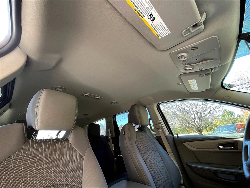 2017 Chevrolet Traverse LS - Photo 7