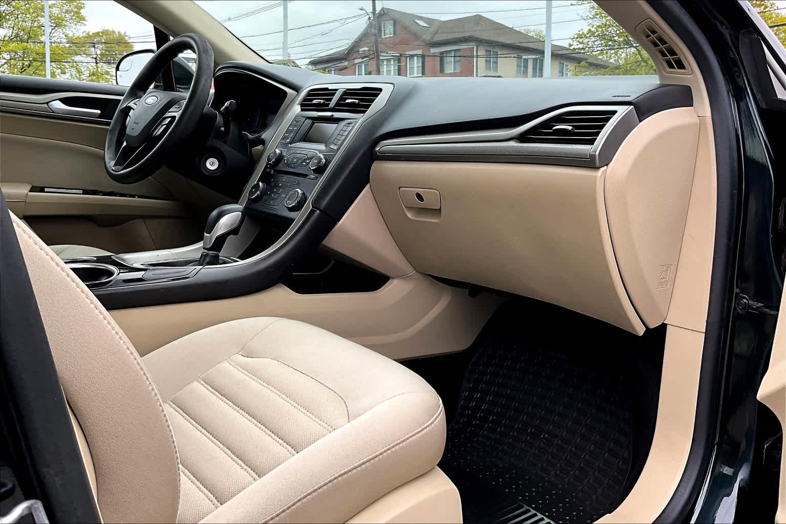 2014 Ford Fusion SE - Photo 14
