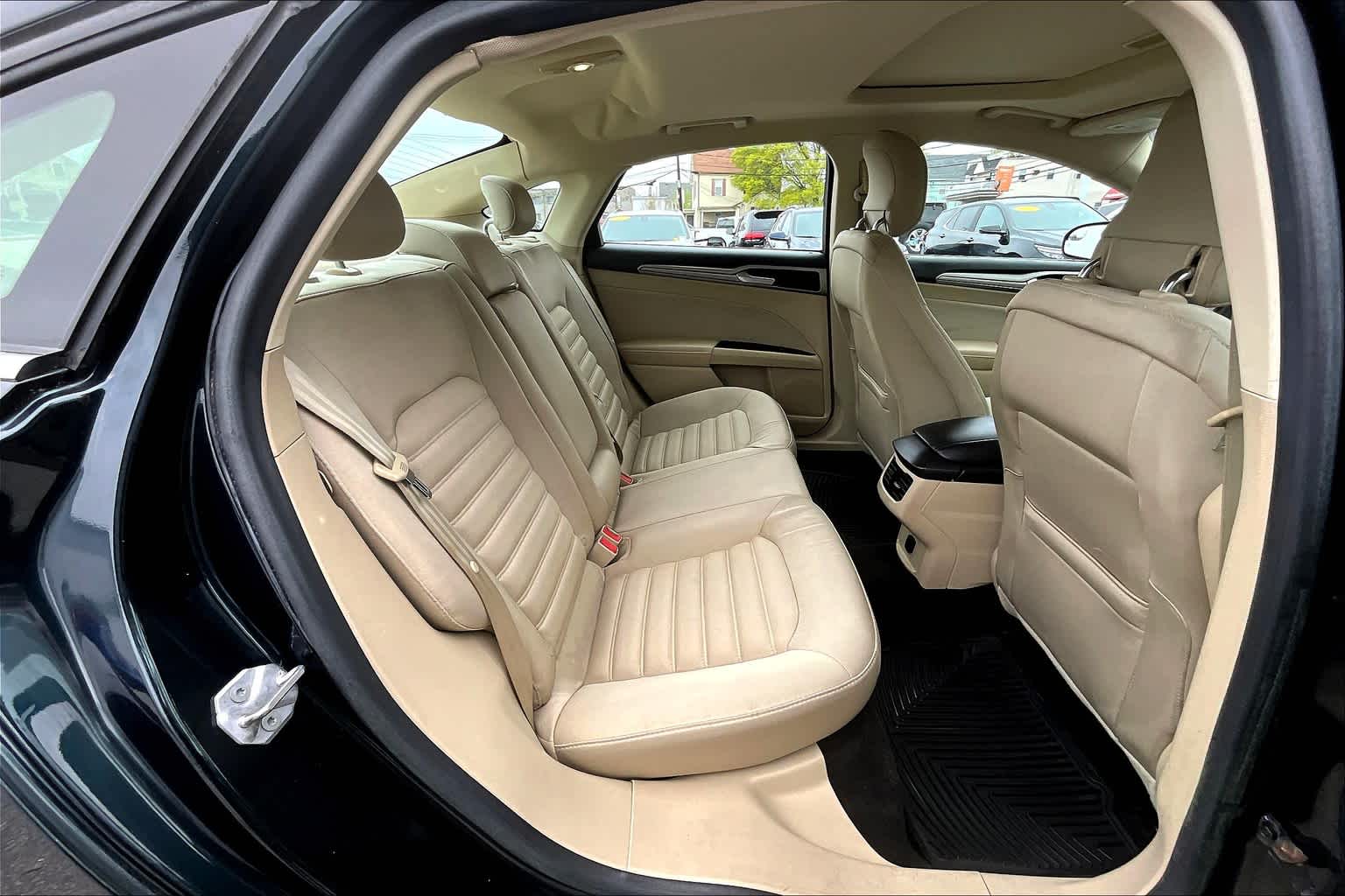 2014 Ford Fusion SE - Photo 16