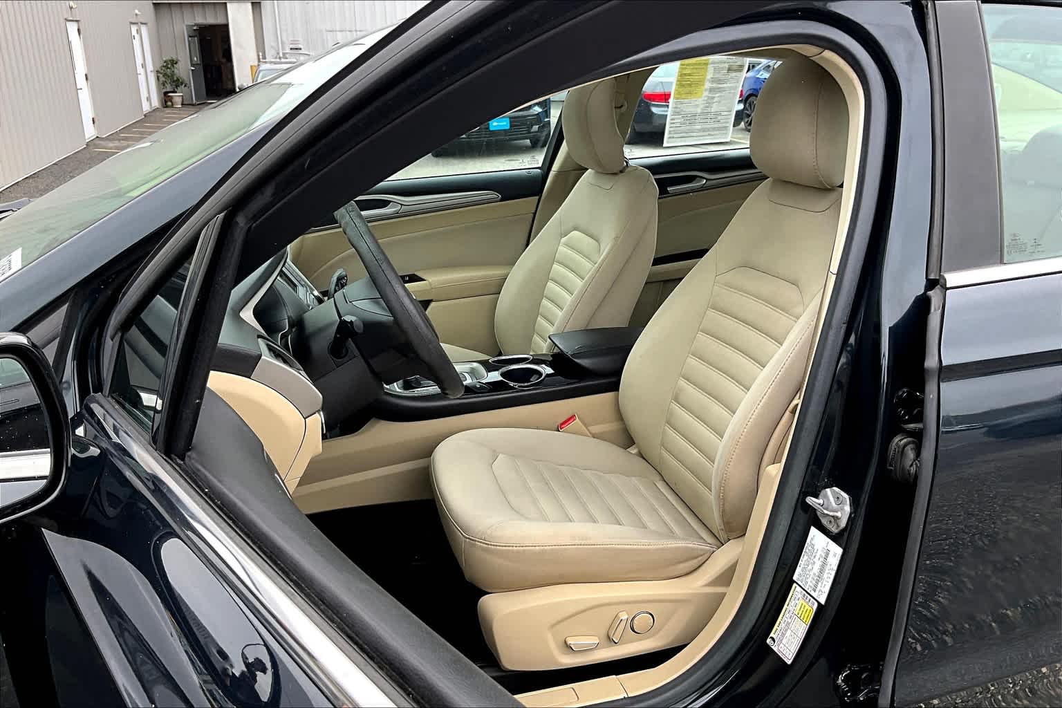 2014 Ford Fusion SE - Photo 10