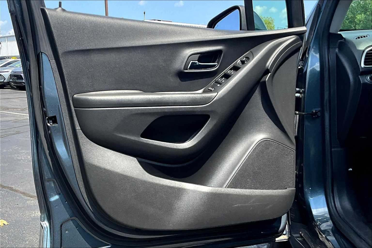 2022 Chevrolet Trax LT - Photo 9