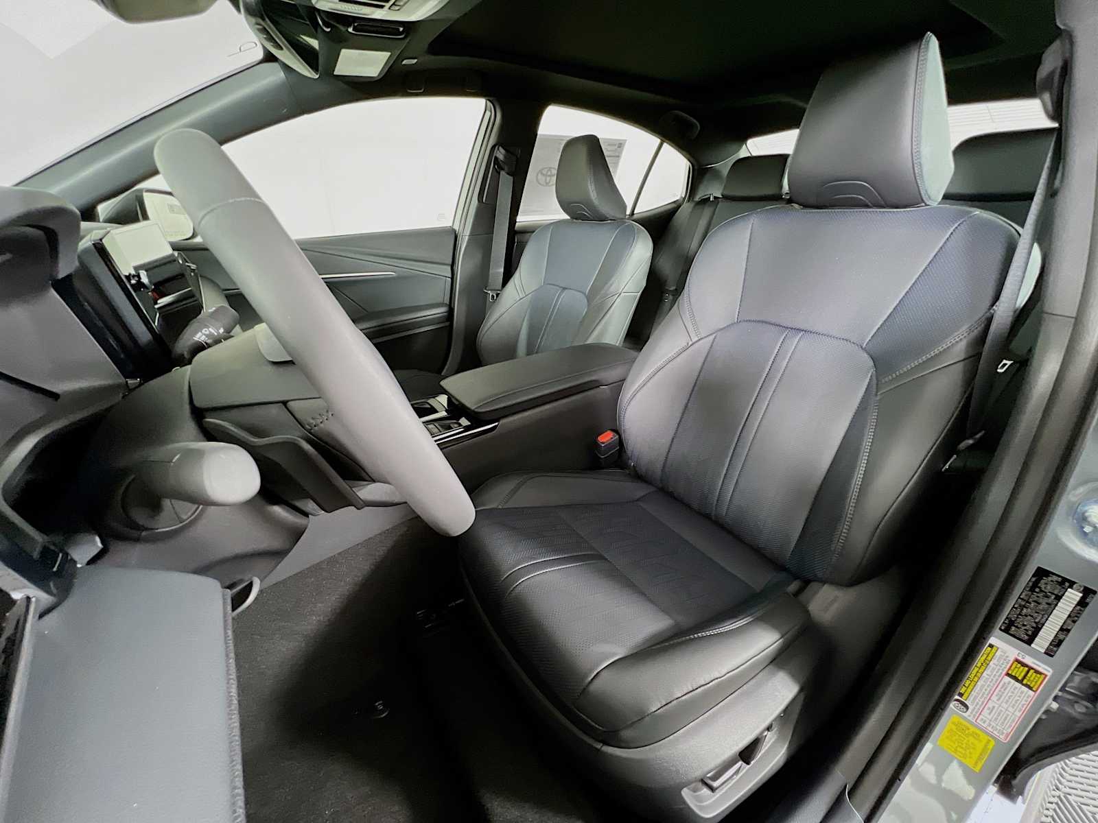 2025 Toyota Camry XSE - Photo 12