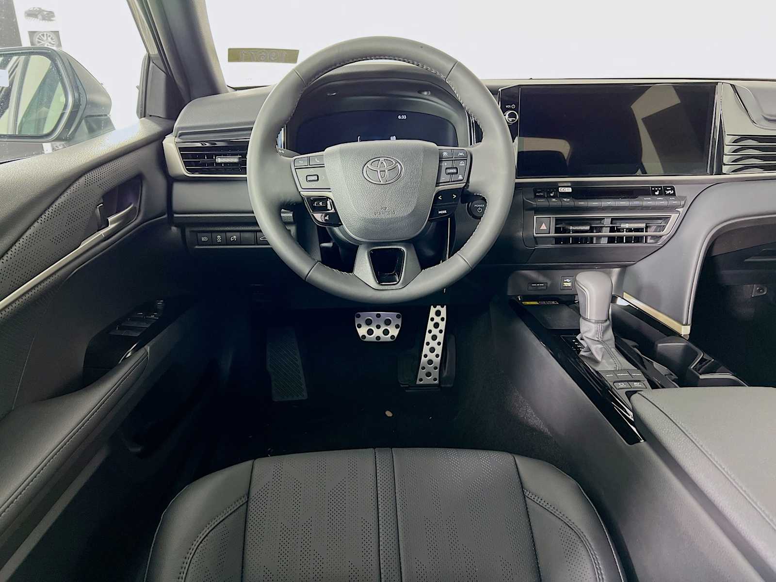 2025 Toyota Camry XSE - Photo 15