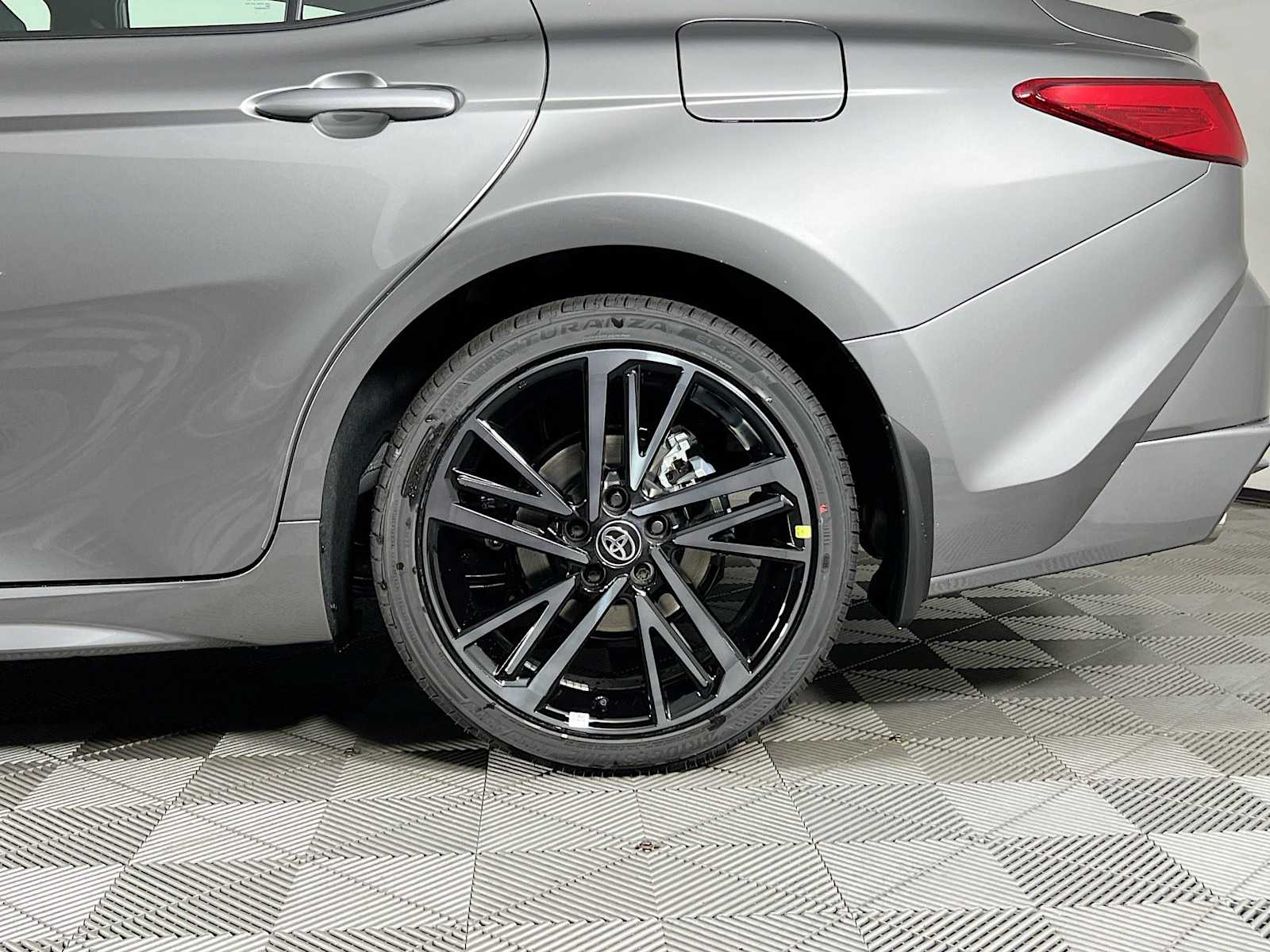 2025 Toyota Camry XSE - Photo 19