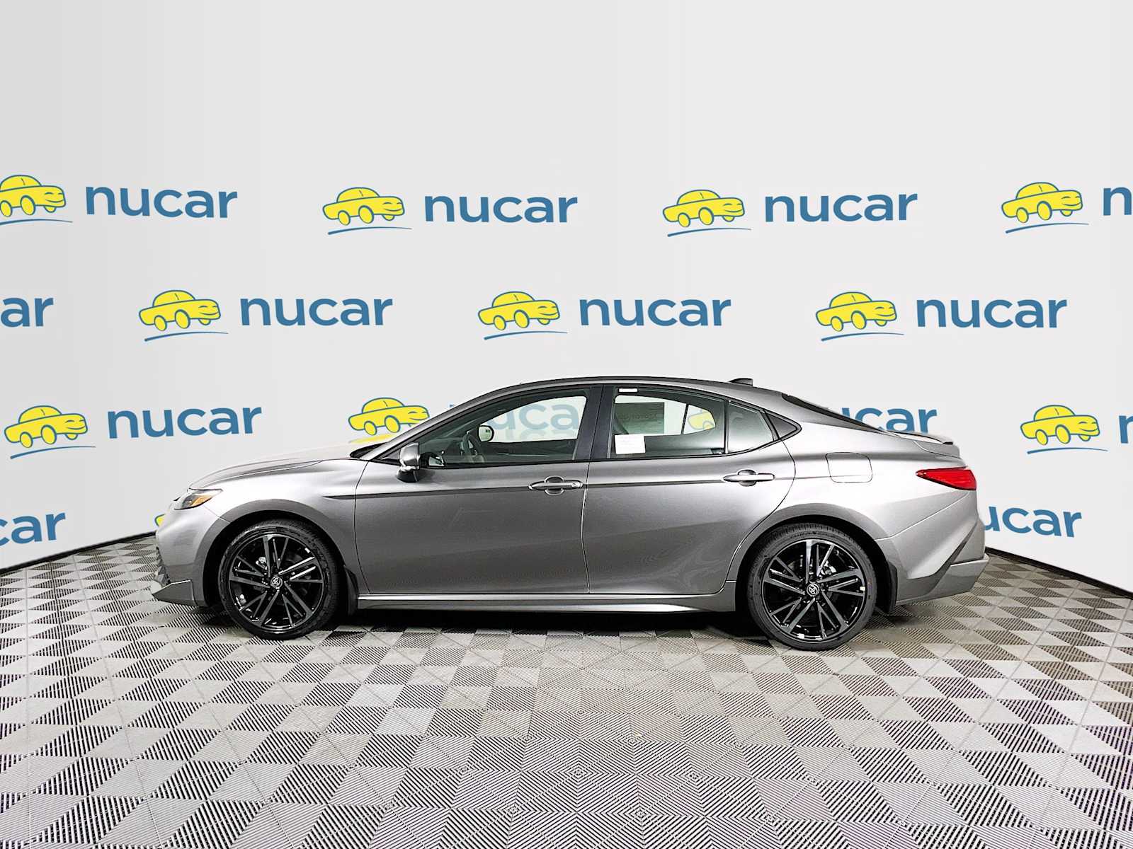 2025 Toyota Camry XSE - Photo 3