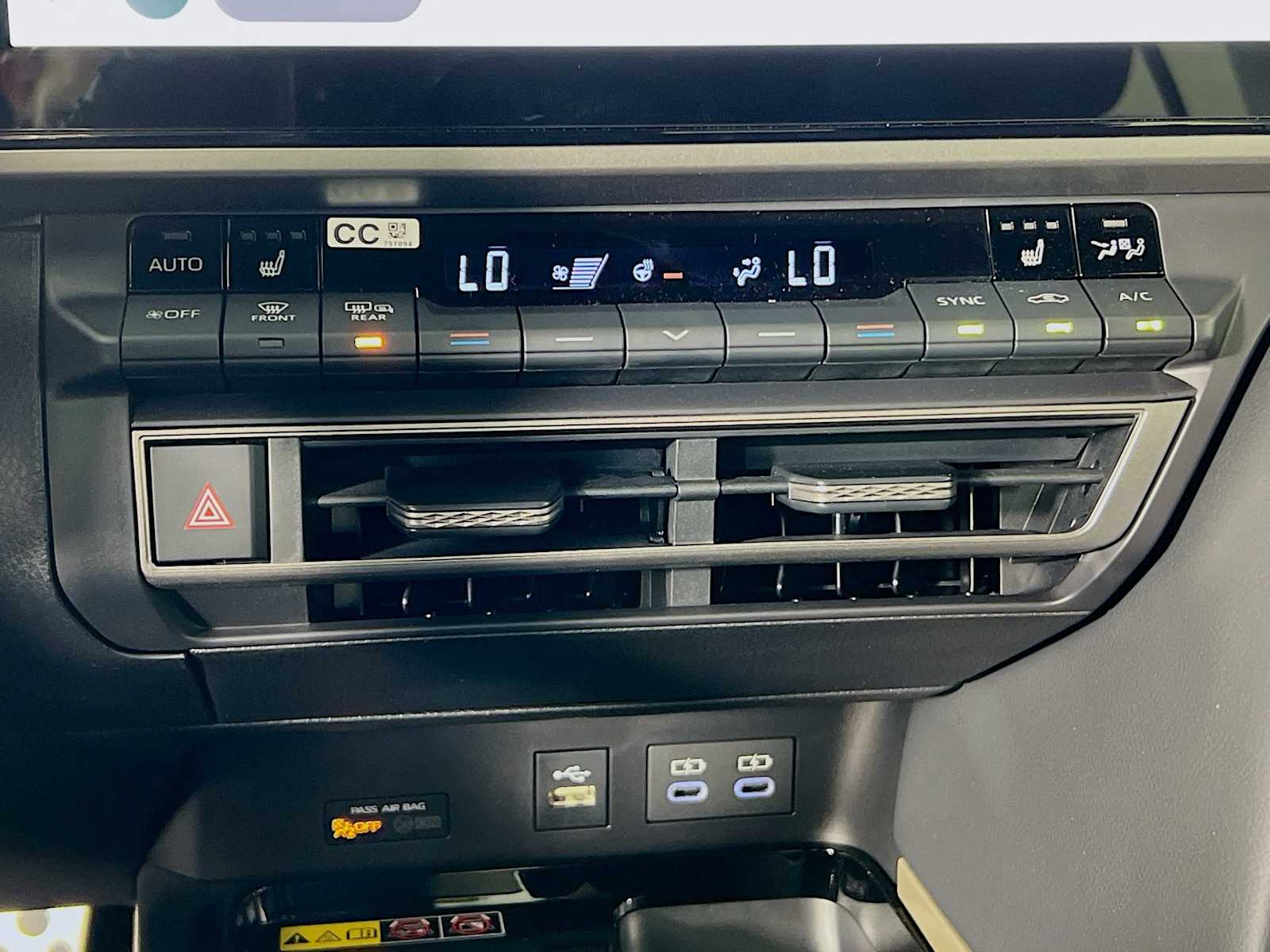 2025 Toyota Camry XSE - Photo 10