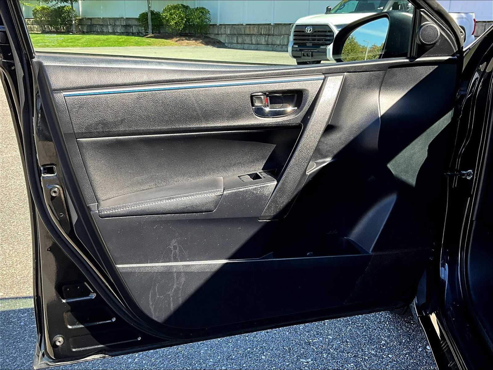 2014 Toyota Corolla S Plus - Photo 9