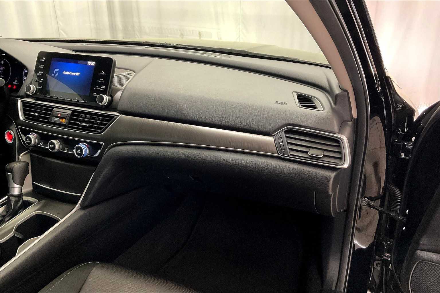 2020 Honda Accord LX - Photo 13