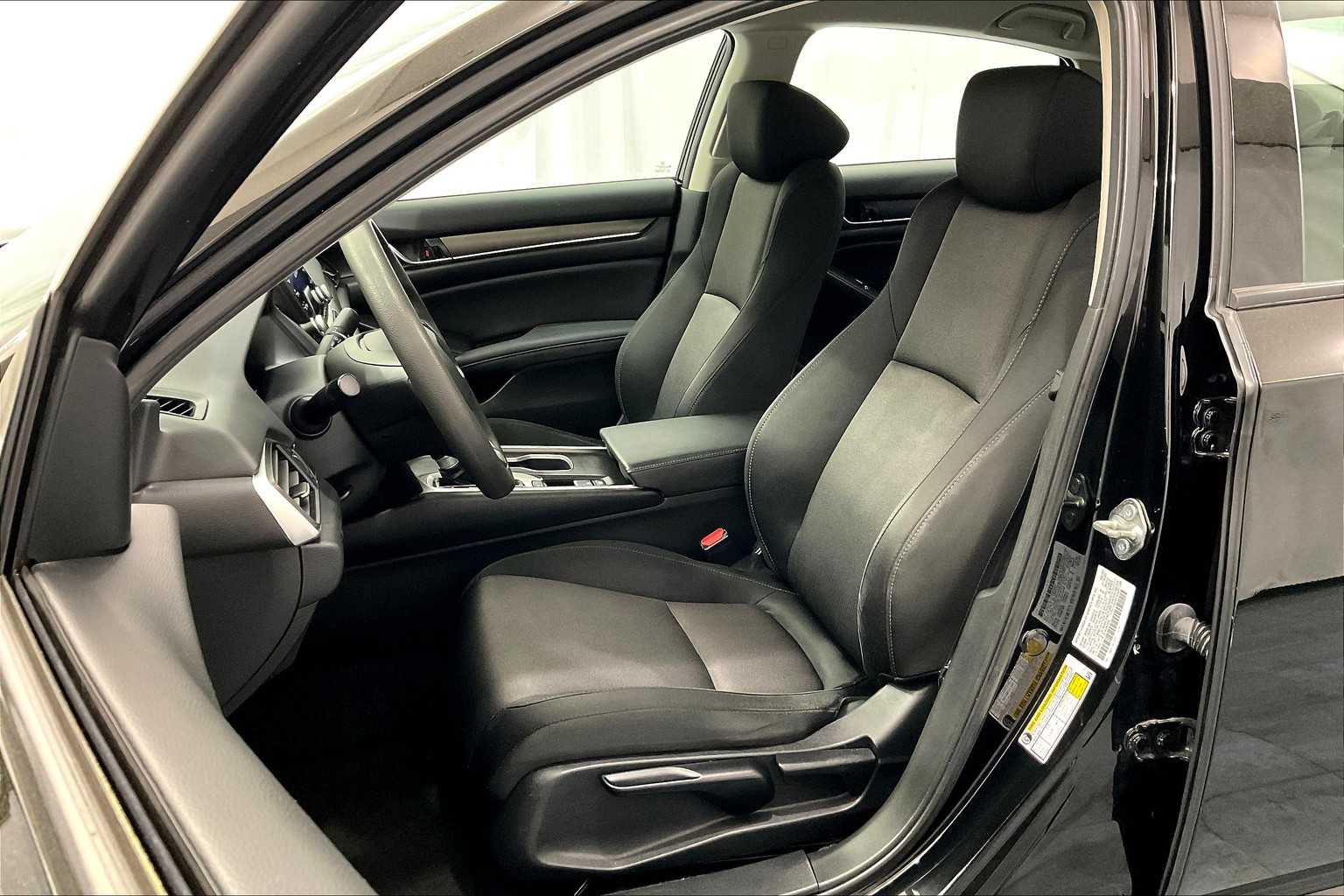 2020 Honda Accord LX - Photo 10